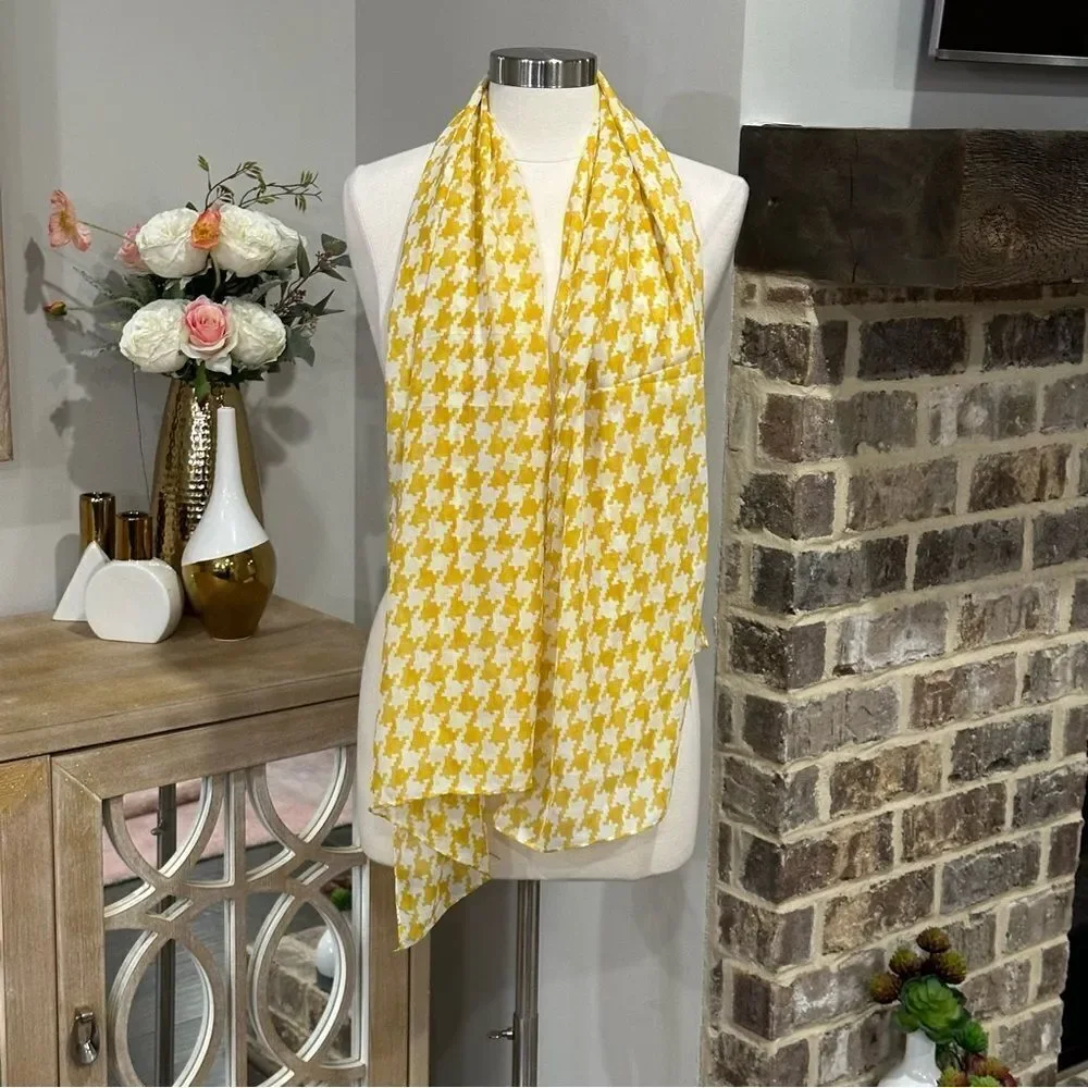 NWOT Women’s Checker Print Scarf in Yellow Gold & White Color